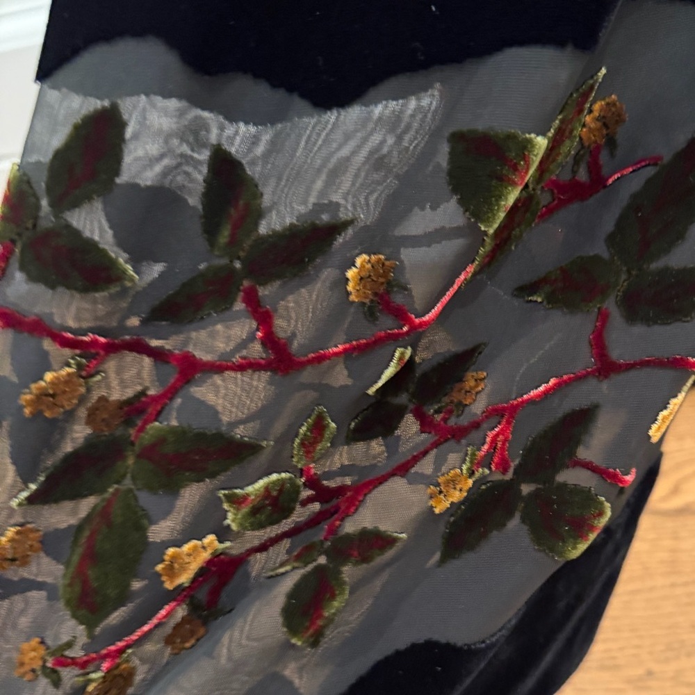 Camilla Ridley London Silk Velvet Vine Leaf Scarf - Picture 5 of 6